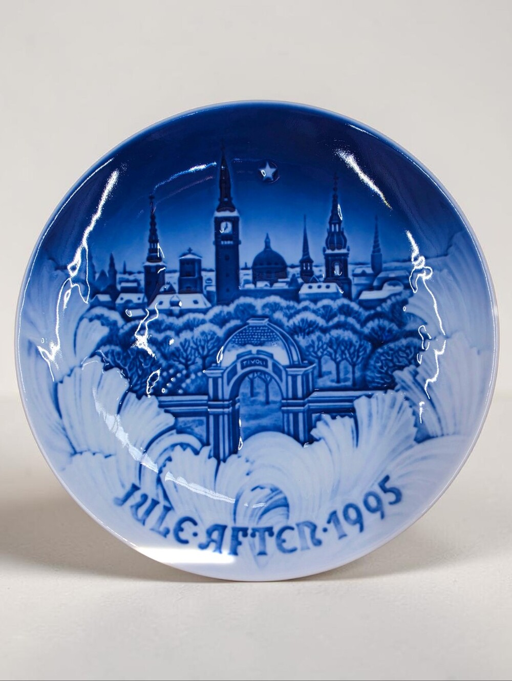Bing & Grondahl Towers Of Copenhagen 1995 Annual Plate No Box